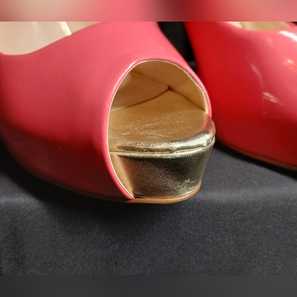 Guess "Patches" Pink Patent Leather Peep-toe Pump Sz. 10M - Picture 7 of 13